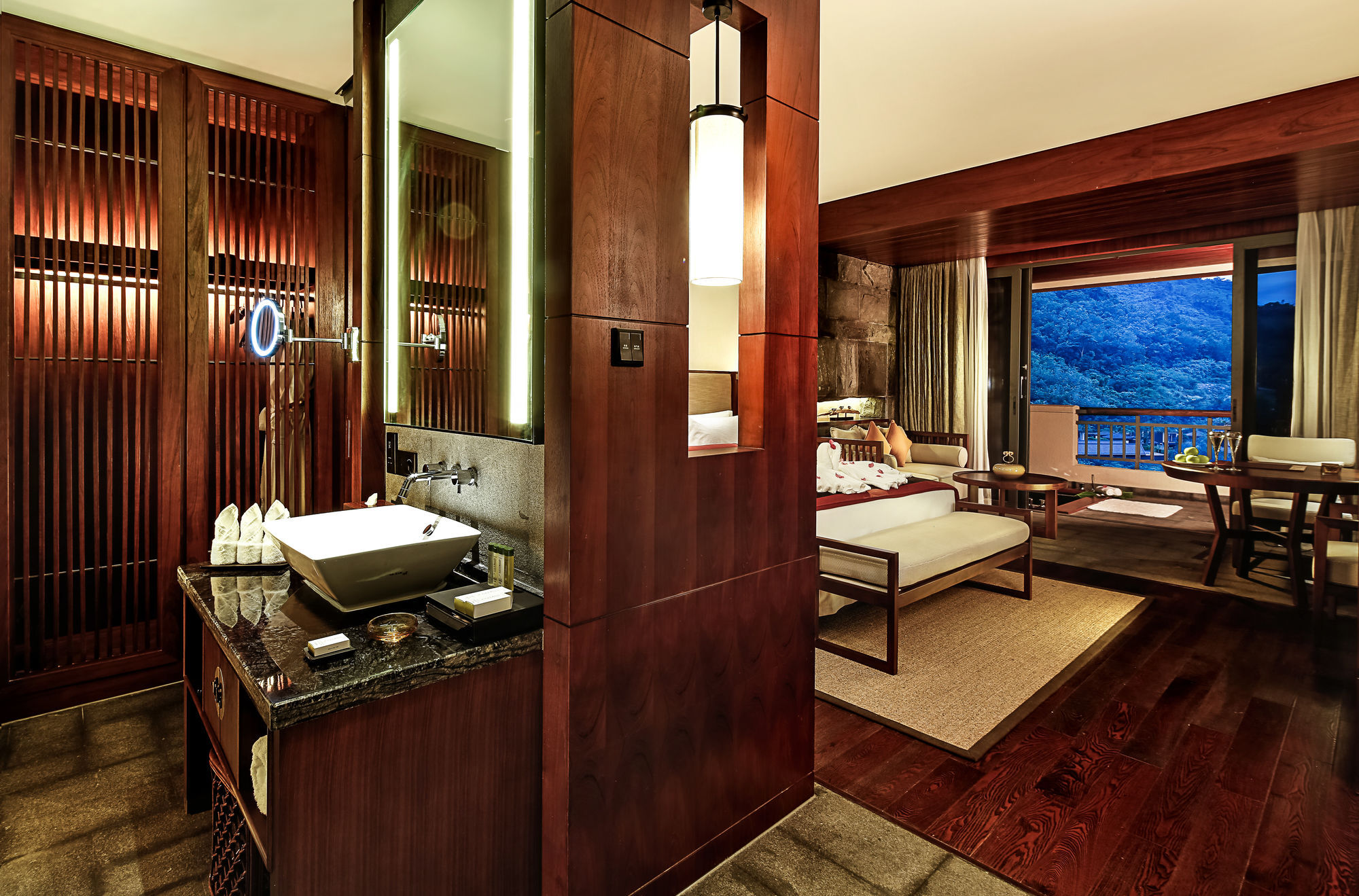 Doubletree Resort By Hilton Hotel Hainan - Qixianling Hot Spring Baoting Exterior photo